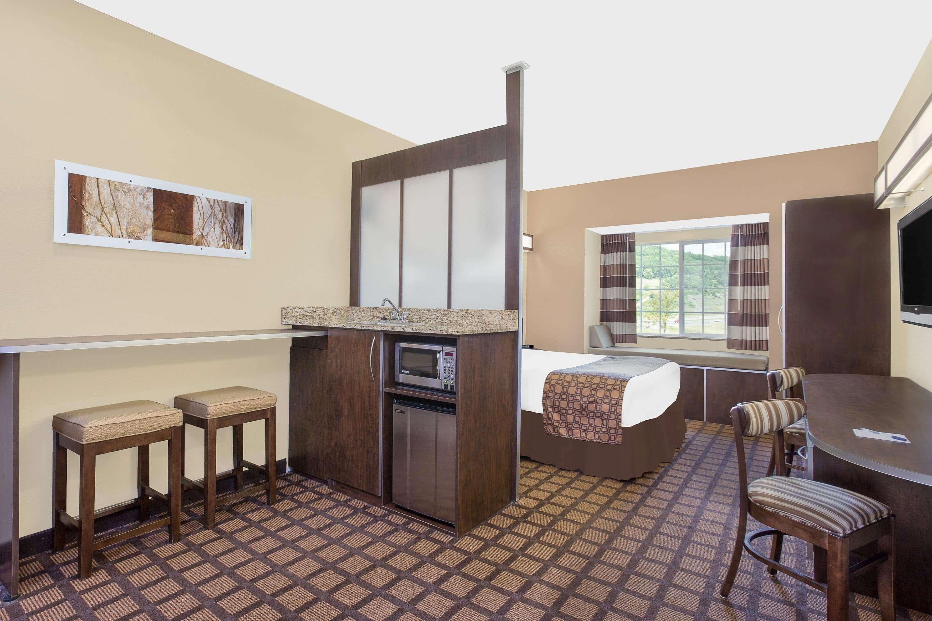 Microtel & Pa Hotel 4*