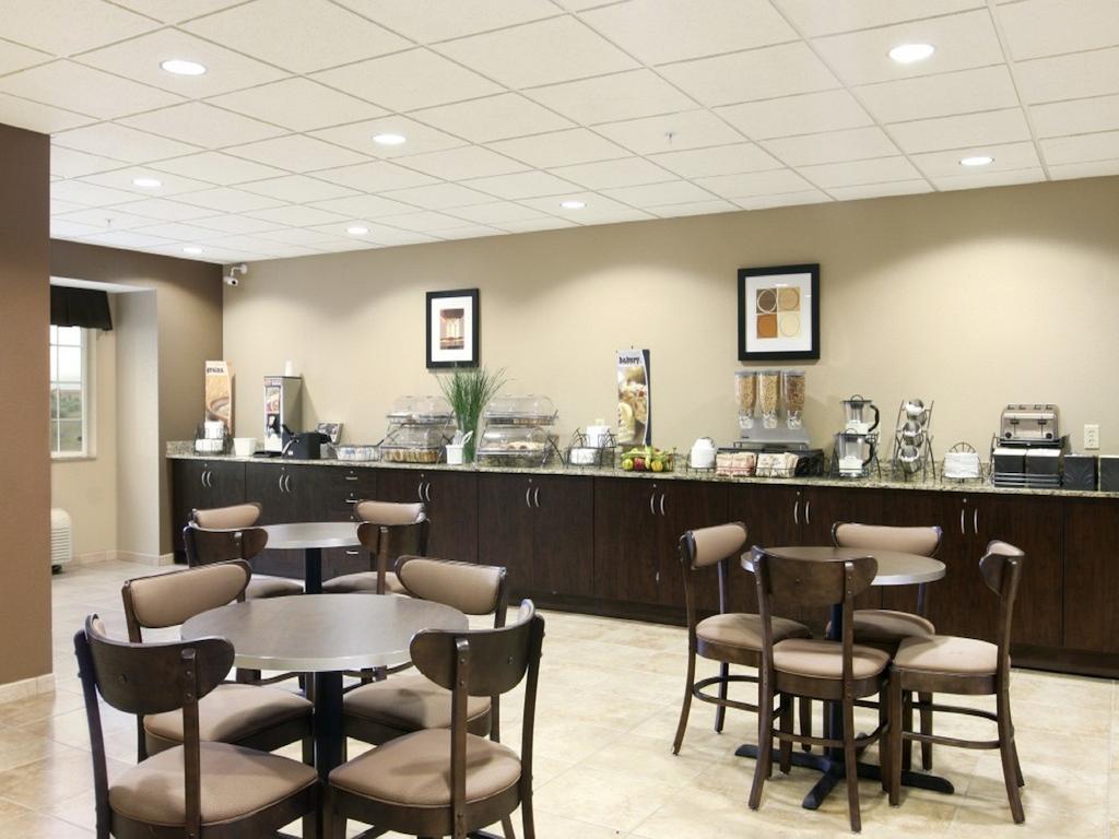 Microtel & Pa Hotel